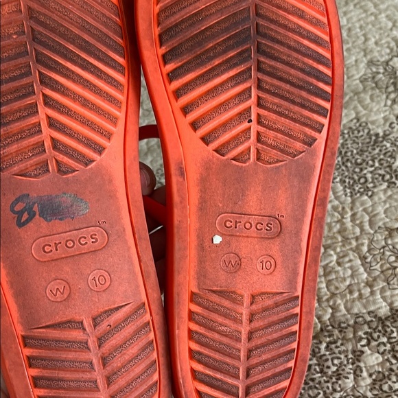 CROCS Women's Miami Toe  Bright Orange Sandals - Picture 5 of 5